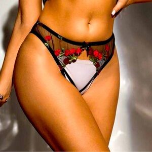 Hollow Out Cherries
Embroidery Mesh Crisscross
Panties nwt